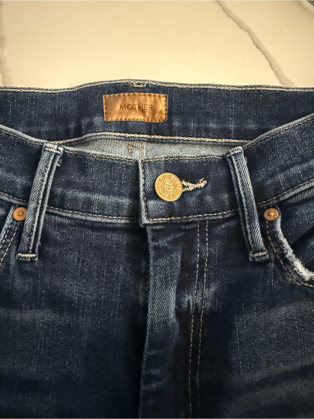 MOTHER The Weekender Fray Jeans Size 25 | Teaming Up Wash EUC Flare - Picture 3 of 11
